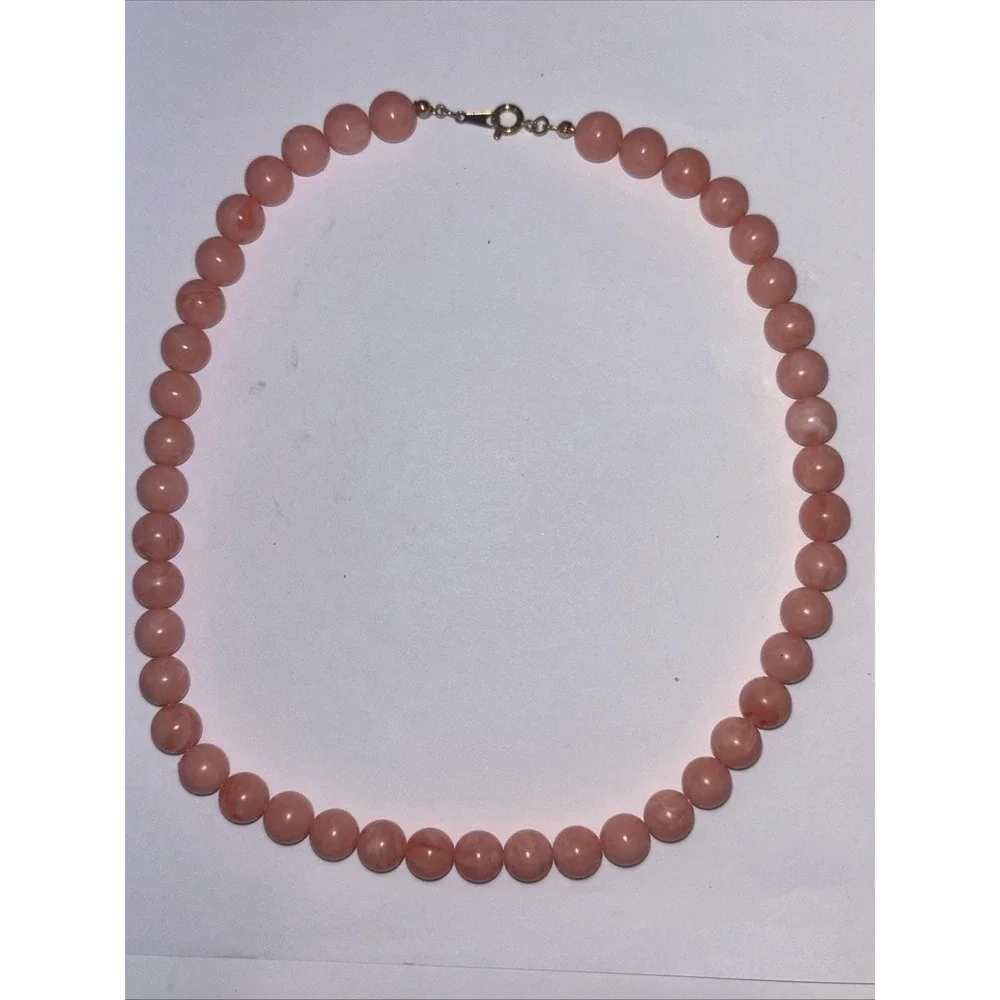 Vintage Salmon Pink Marbled Lucite Bead Necklace 18